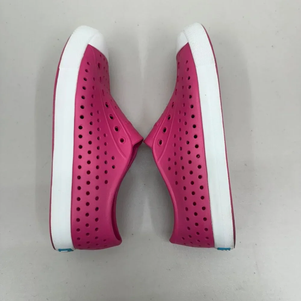 Native Jefferson Pink Slip On Water Closed Toe Shoes Kids Girls Youth size 5
